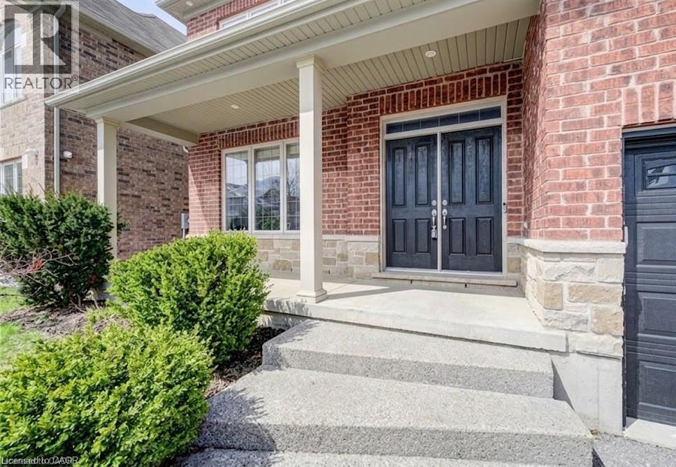 268 EVENS POND Crescent, Kitchener, Ontario, N2R0B8 — Photo 4