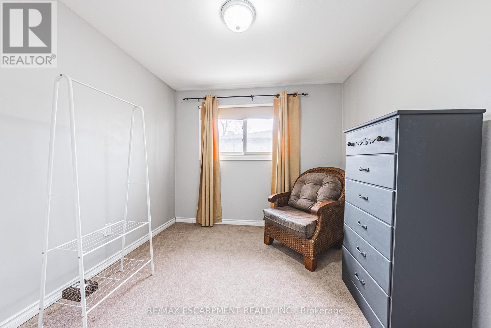 38 GLENBURN COURT, Hamilton (Riverdale), Ontario, L8E1C8 — Photo 3
