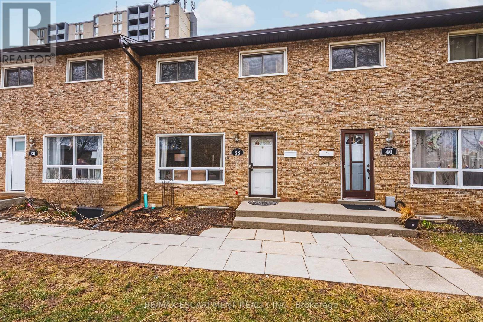 38 GLENBURN COURT, Hamilton (Riverdale), Ontario, L8E1C8 — Photo 6