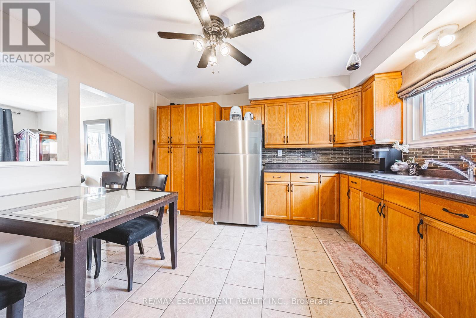 38 GLENBURN COURT, Hamilton (Riverdale), Ontario, L8E1C8 — Photo 9