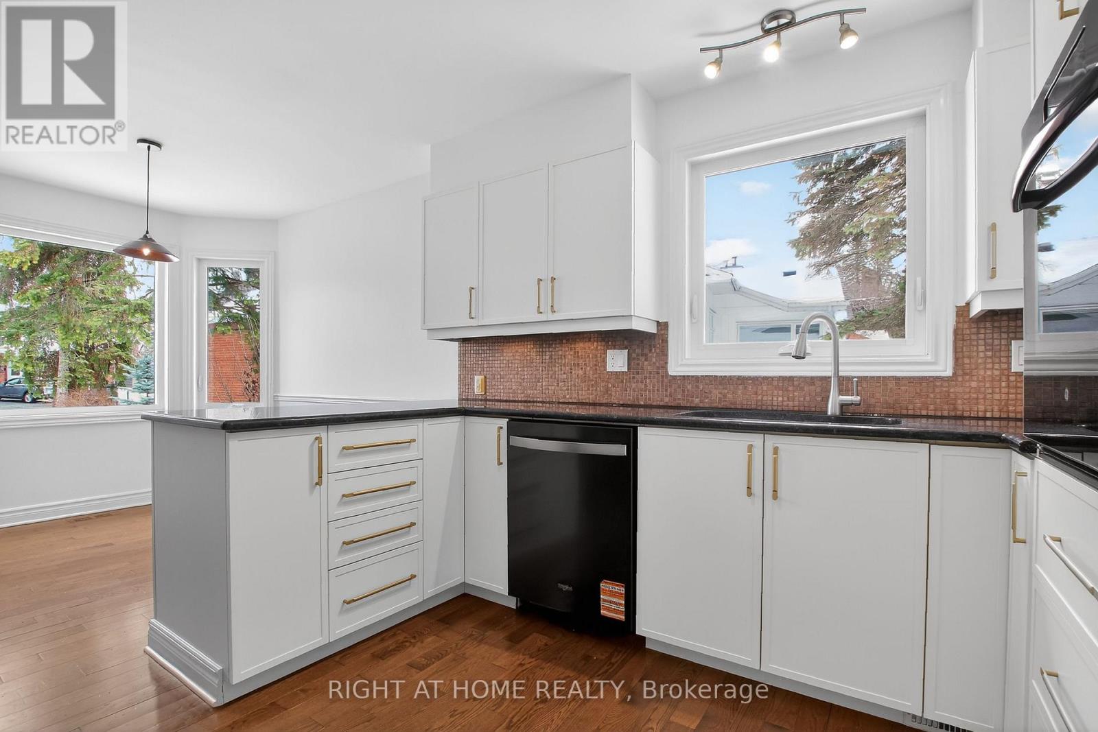 100 DARLINGTON PRIVATE W, Ottawa, Ontario, K1V0X8 — Photo 8