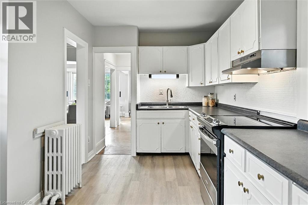 1047 MAIN Street E, Hamilton, Ontario, L8M1N5 — Photo 32