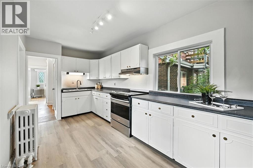 1047 MAIN Street E, Hamilton, Ontario, L8M1N5 — Photo 31