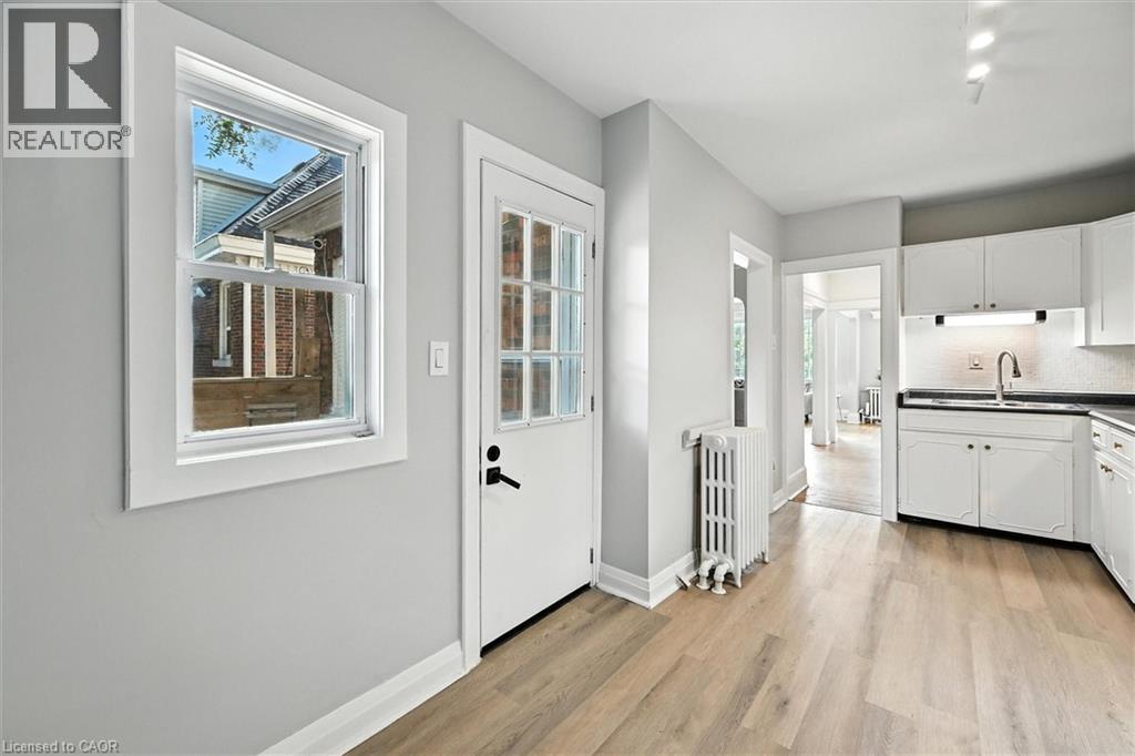 1047 MAIN Street E, Hamilton, Ontario, L8M1N5 — Photo 33