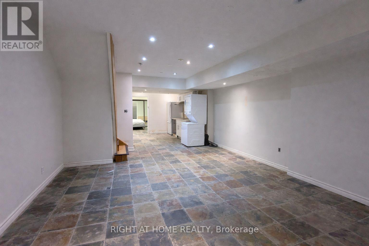 952 THE QUEENSWAY, Toronto (Stonegate-Queensway), Ontario, M8Z1P5 — Photo 8