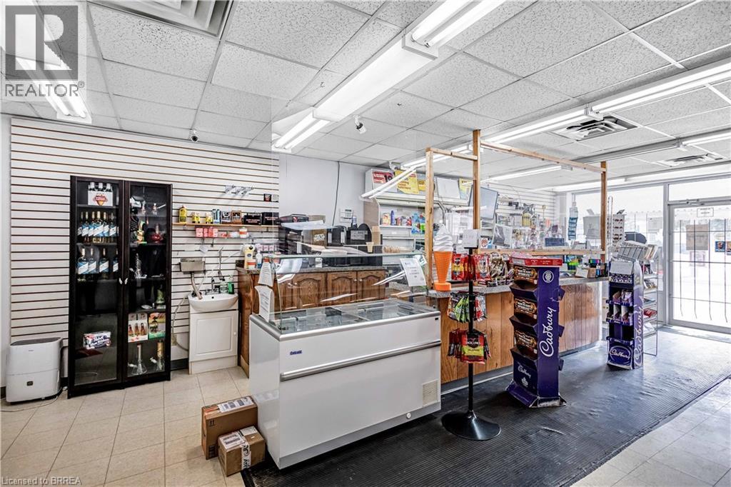 215 GRAND RIVER Avenue, Brantford, Ontario, N3T4Y3 — Photo 11