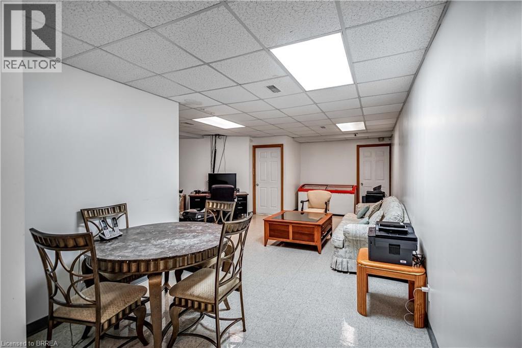 215 GRAND RIVER Avenue, Brantford, Ontario, N3T4Y3 — Photo 18