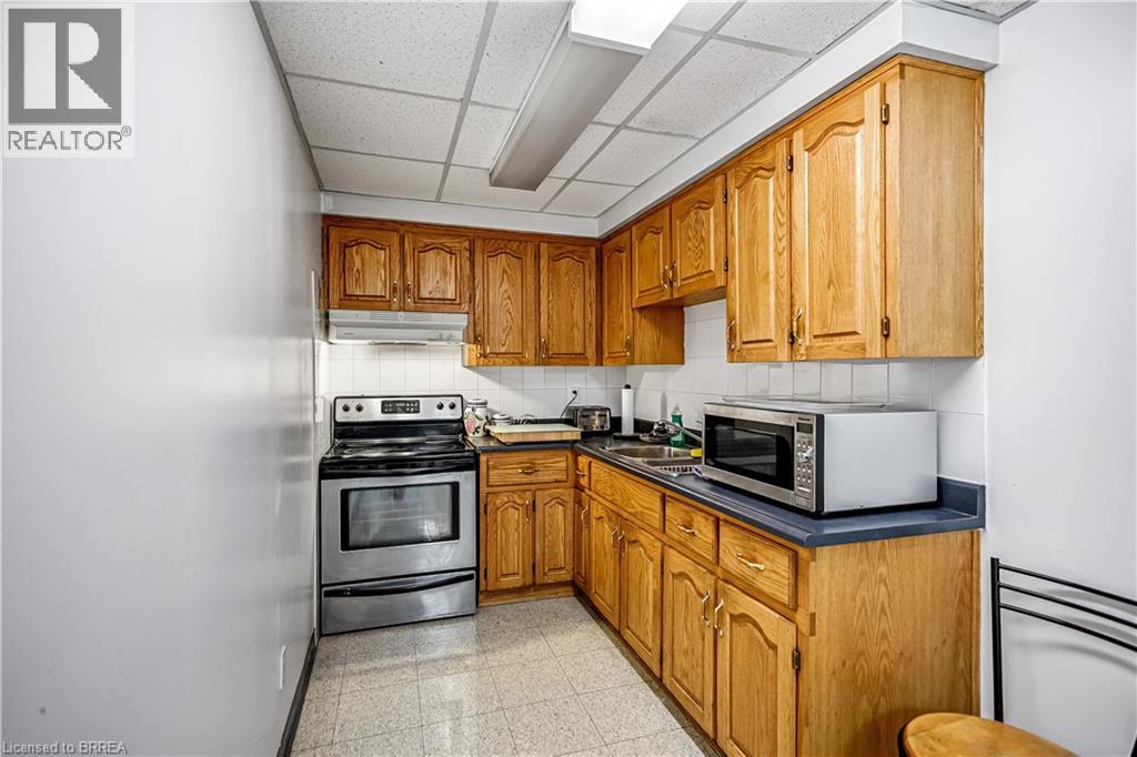 215 GRAND RIVER Avenue, Brantford, Ontario, N3T4Y3 — Photo 31