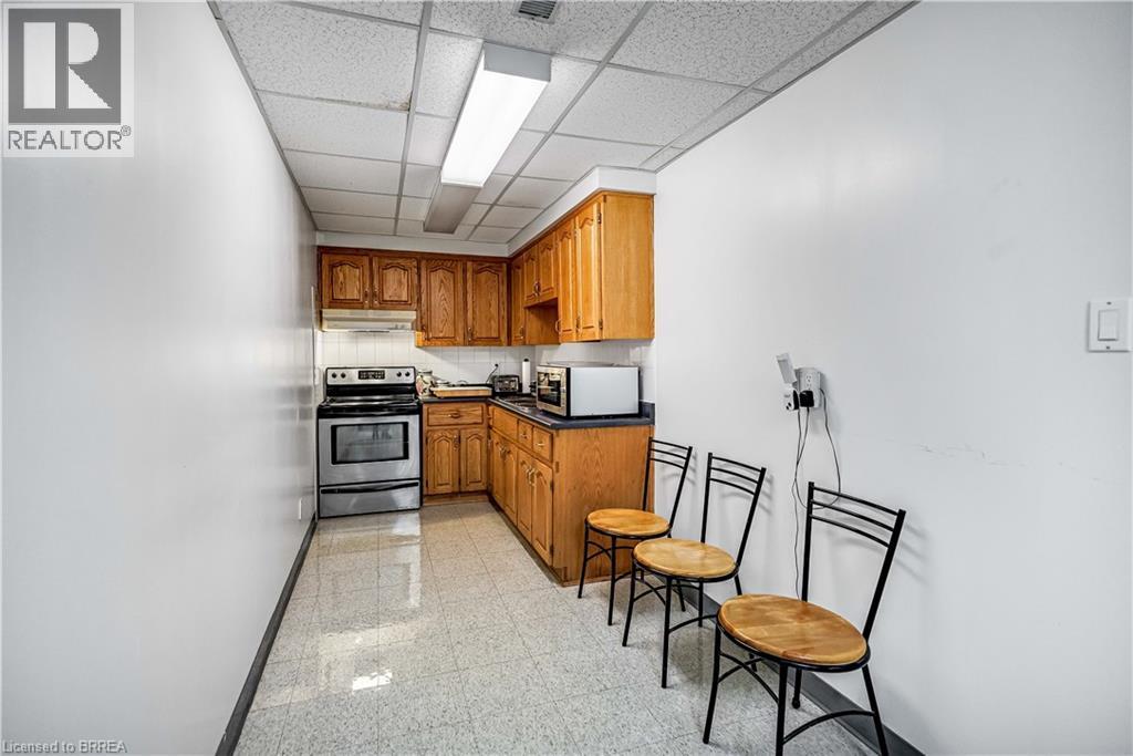 215 GRAND RIVER Avenue, Brantford, Ontario, N3T4Y3 — Photo 8