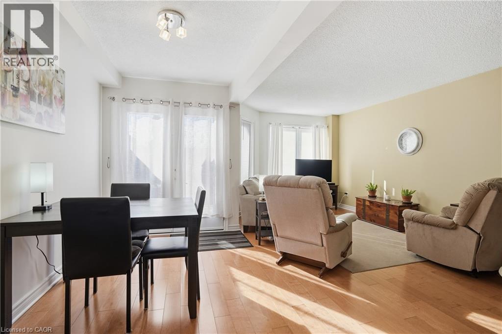 53 MYRTLE Avenue, St. Catharines, Ontario, L2M5W2 — Photo 2