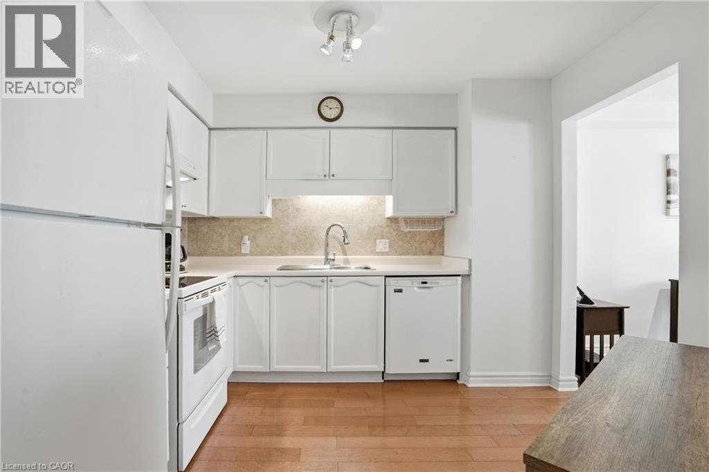 53 MYRTLE Avenue, St. Catharines, Ontario, L2M5W2 — Photo 9