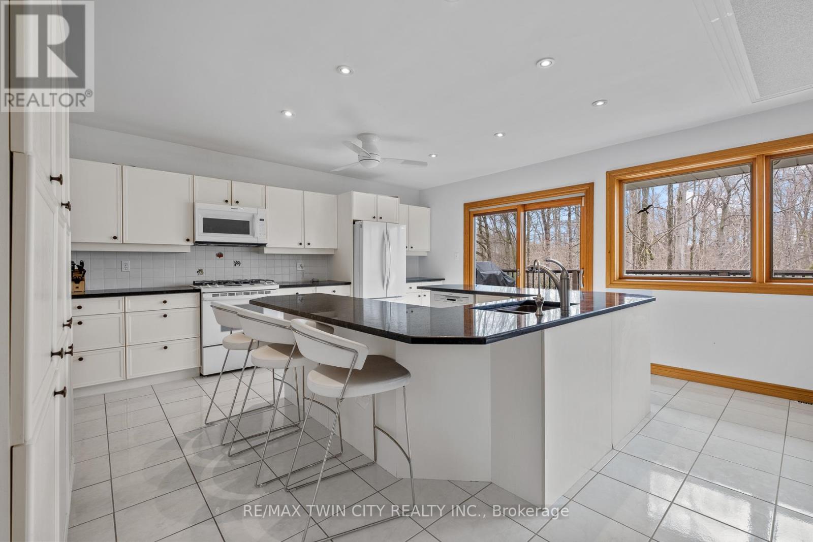 36 MAPLE HILL DRIVE, Kitchener, Ontario, N2M2R8 — Photo 11