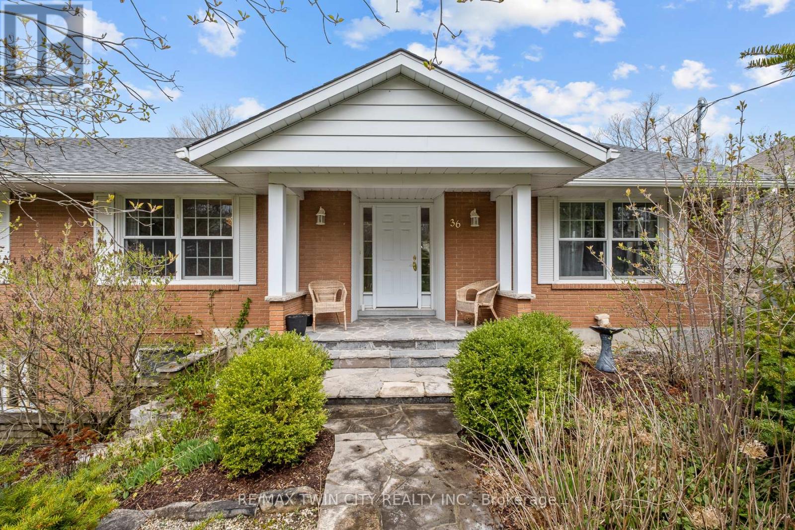 36 MAPLE HILL DRIVE, Kitchener, Ontario, N2M2R8 — Photo 4