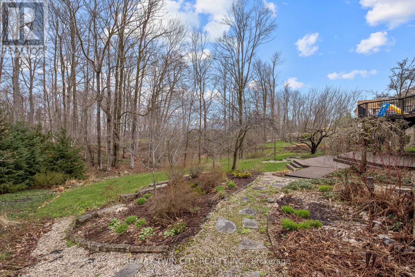 36 MAPLE HILL DRIVE, Kitchener, Ontario, N2M2R8 — Photo 7