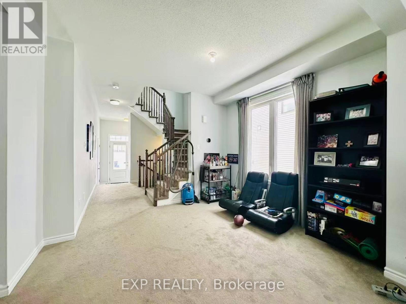 823 REGULUS RIDGE, Ottawa, Ontario, K2J6S9 — Photo 4