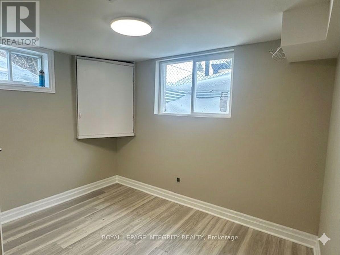 B - 1398 JAMISON AVENUE, Ottawa, Ontario, K1E1J5 — Photo 4