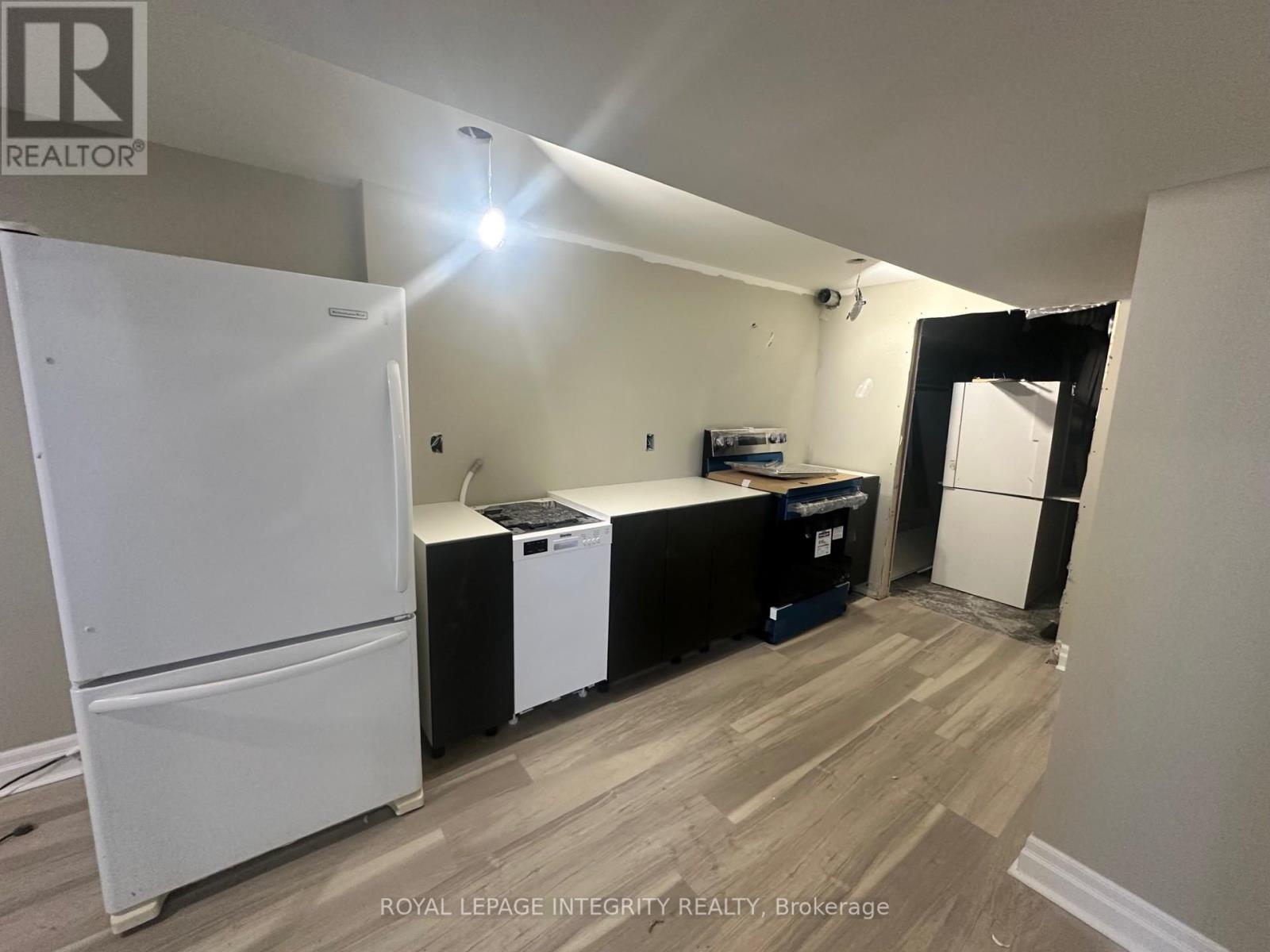 B - 1398 JAMISON AVENUE, Ottawa, Ontario, K1E1J5 — Photo 9