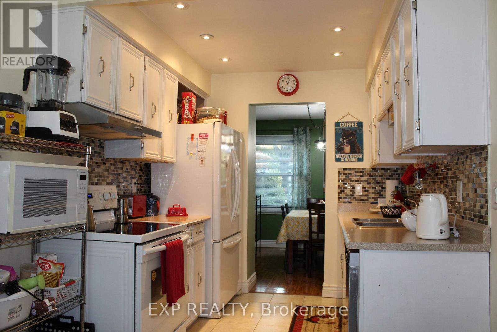 42 LINDRIDGE AVENUE, Brampton (Westgate), Ontario, L6S3X1 — Photo 3