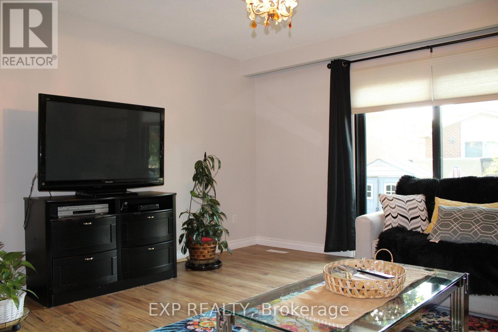 42 LINDRIDGE AVENUE, Brampton (Westgate), Ontario, L6S3X1 — Photo 7