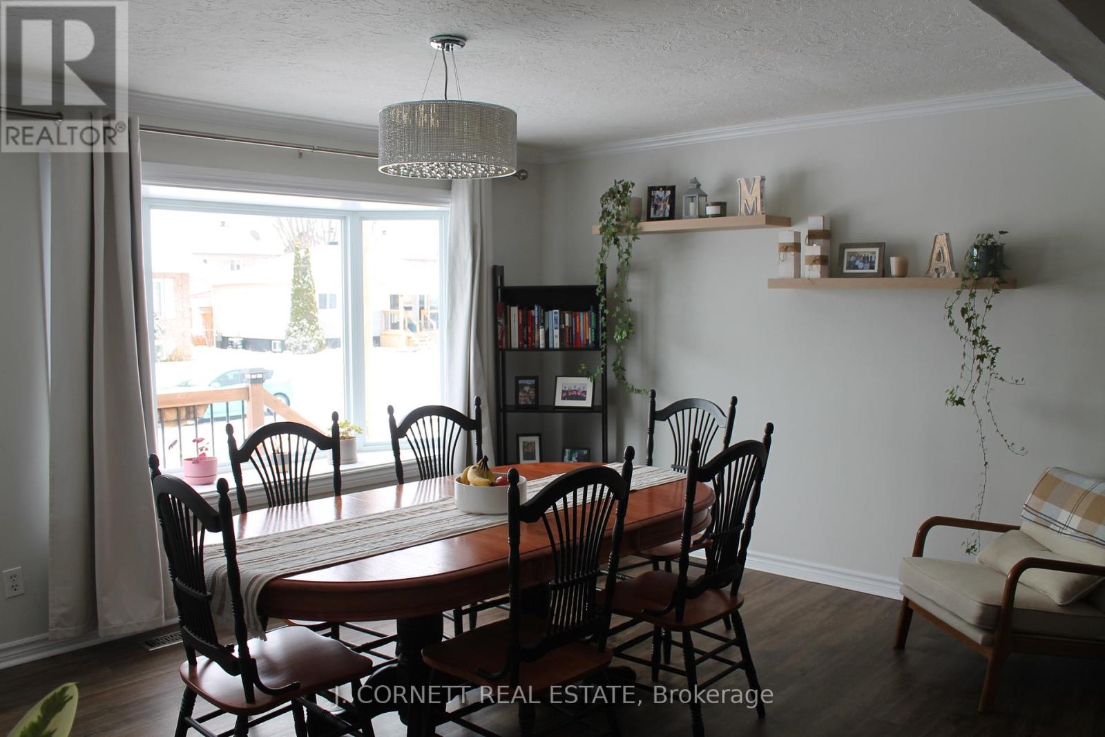 1120 LARIN AVENUE, Cornwall, Ontario, K6H4C6 — Photo 2
