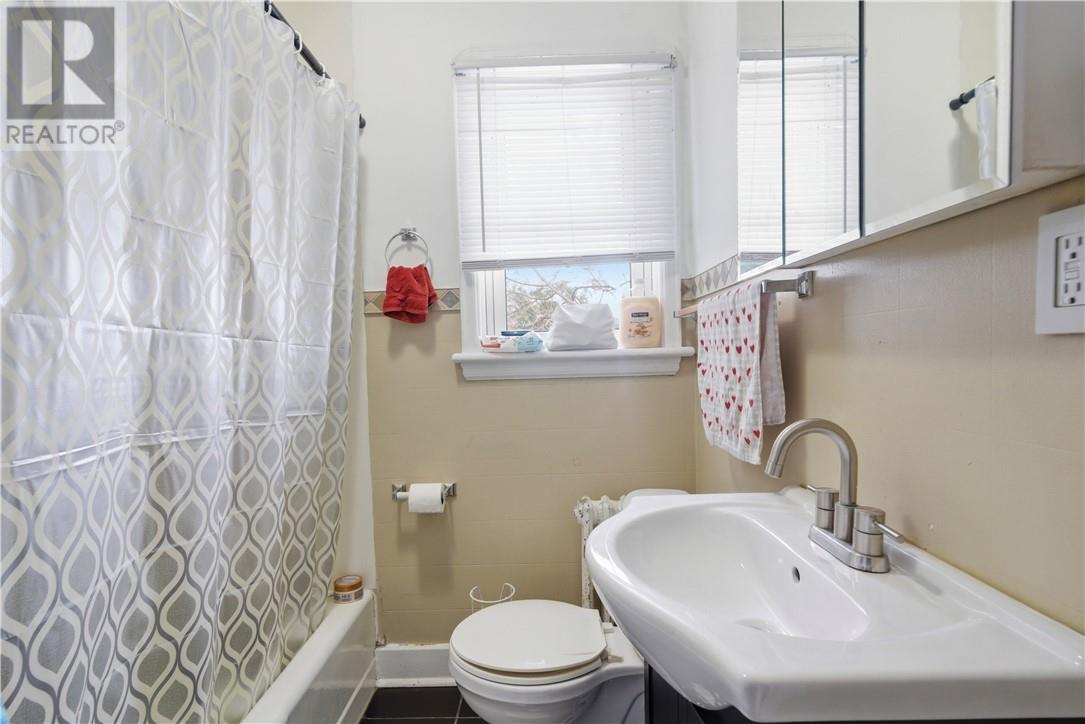 218 Regent, Sudbury, Ontario, P3C4C5 — Photo 11