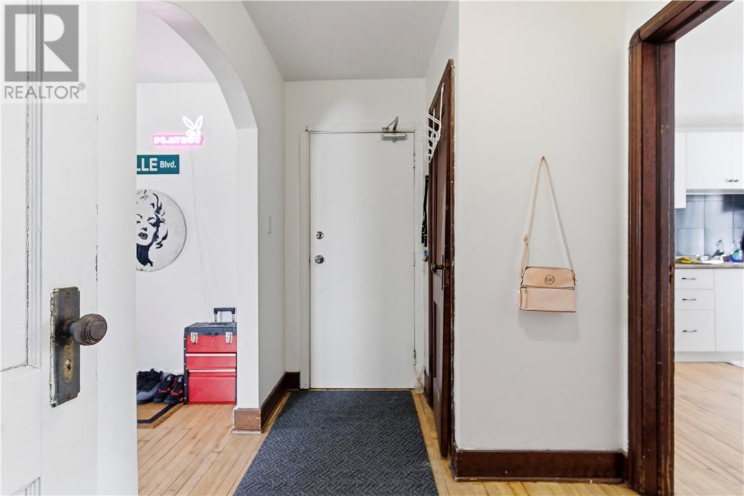 218 Regent, Sudbury, Ontario, P3C4C5 — Photo 3