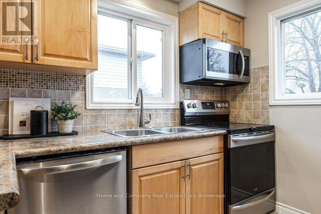 316 ELGIN CRESCENT, Stratford, Ontario, N5A3Z7 — Photo 9
