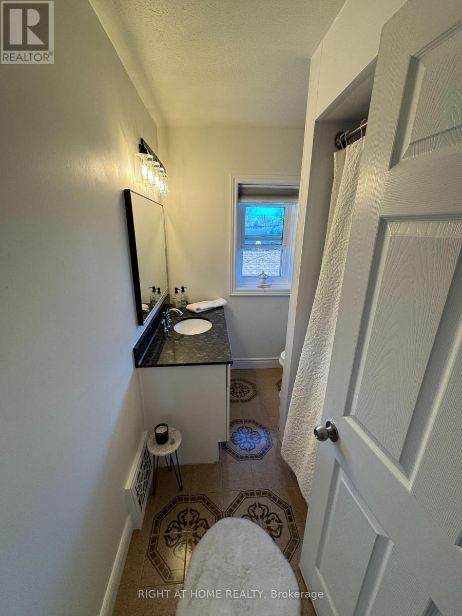 655-91 GILES BOULEVARD, Windsor, Ontario, N9A4E3 — Photo 2