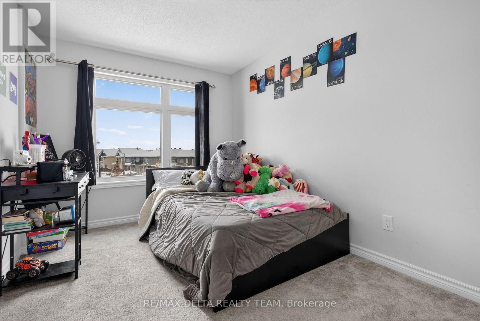 94 FEATHERTOP LANE, Ottawa, Ontario, K2S1E7 — Photo 3