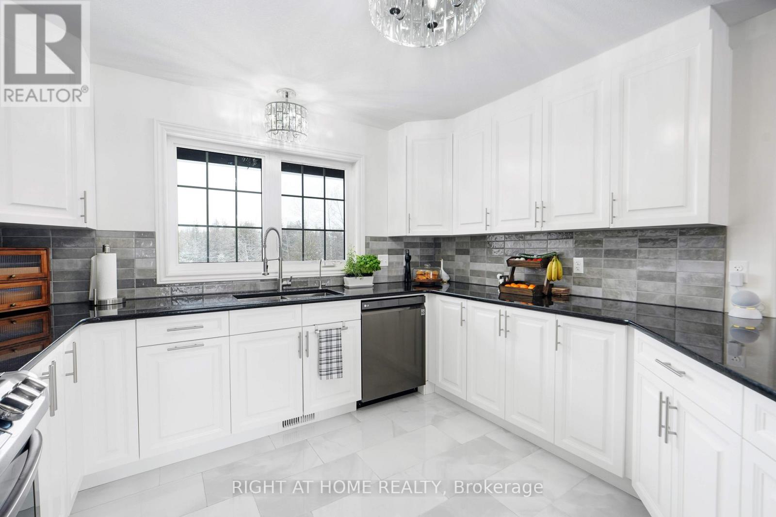 8833 COPELAND ROAD, Ottawa, Ontario, K0A1B0 — Photo 2