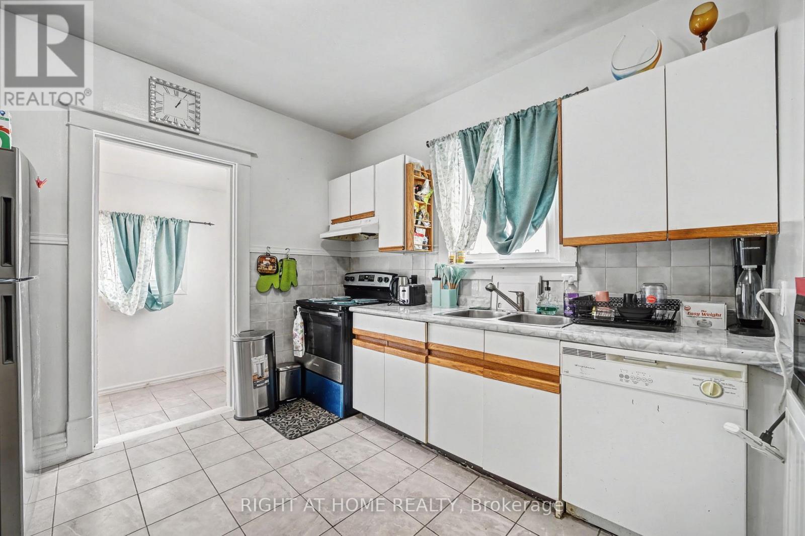 36 BERRYMAN AVENUE, St. Catharines (E. Chester), Ontario, L2R3W9 — Photo 35