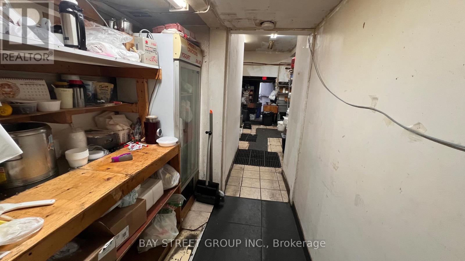 273 KING STREET E, Hamilton (Beasley), Ontario, L8N1B9 — Photo 2