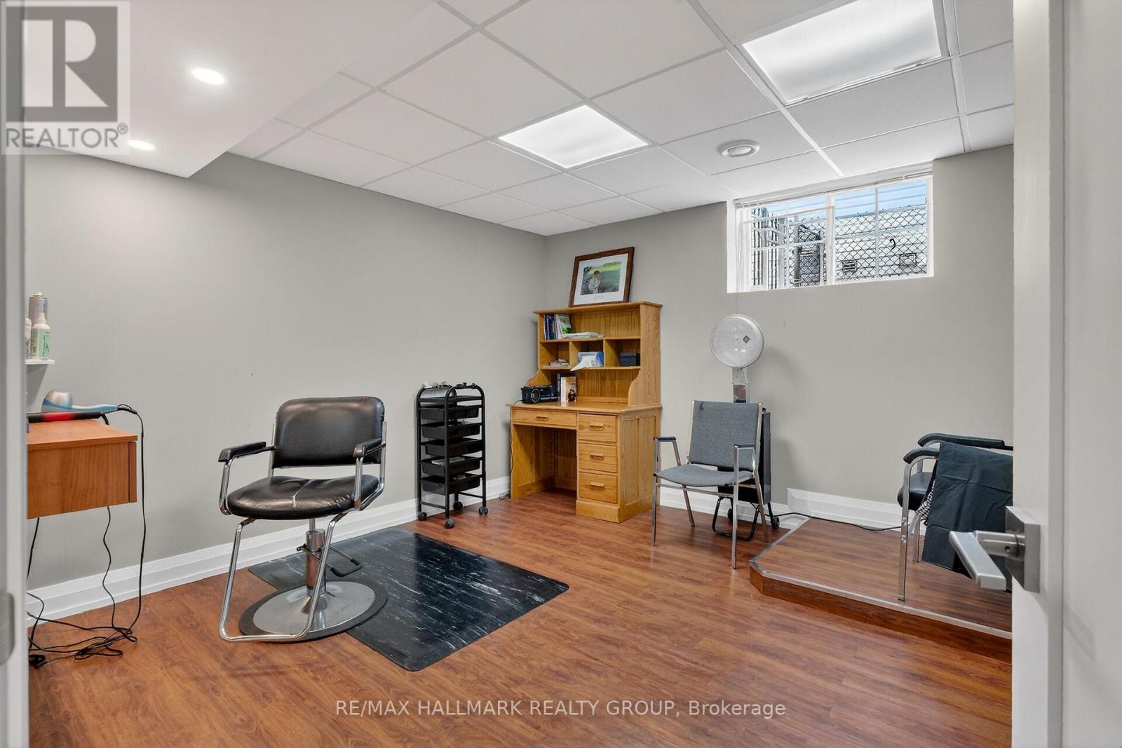 453 KEITH CRESCENT, Ottawa, Ontario, K1W0A5 — Photo 2