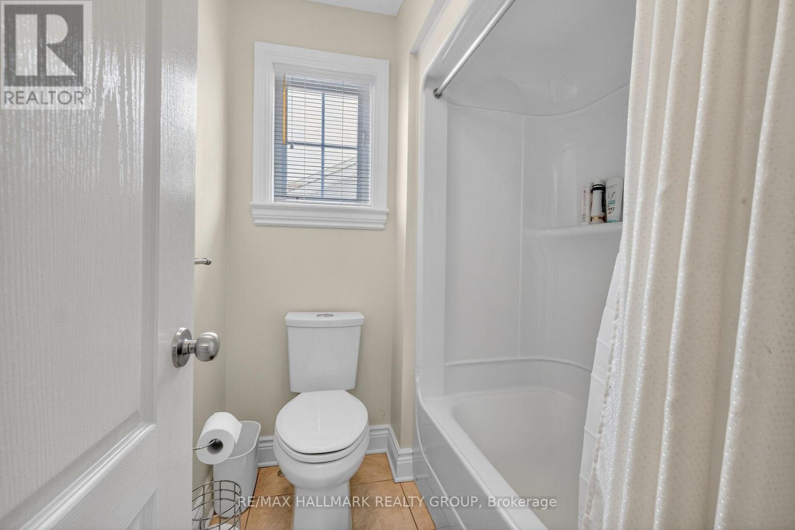 453 KEITH CRESCENT, Ottawa, Ontario, K1W0A5 — Photo 3