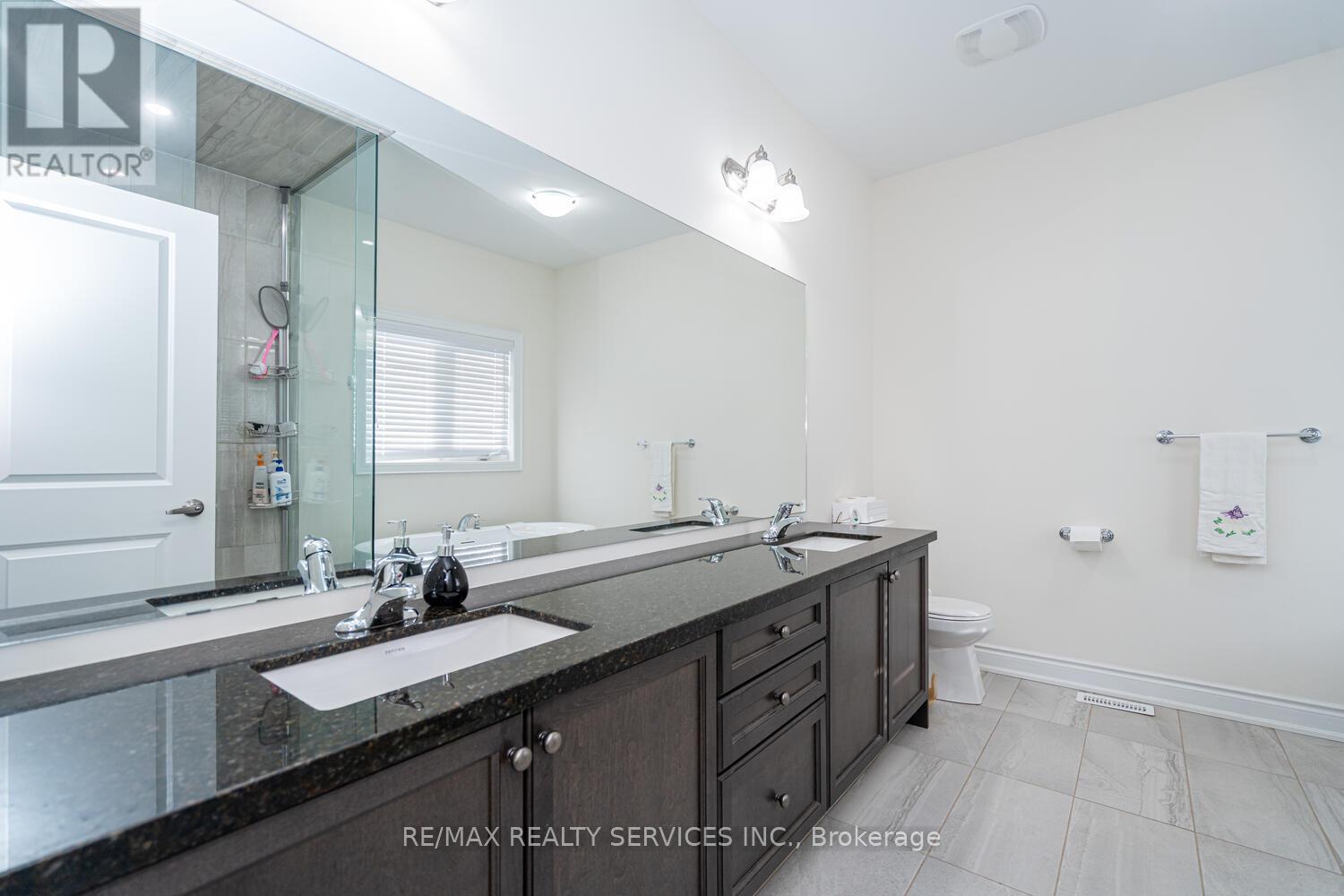 34 THORNVALLEY TERRACE, Caledon, Ontario, L7C4H9 — Photo 2