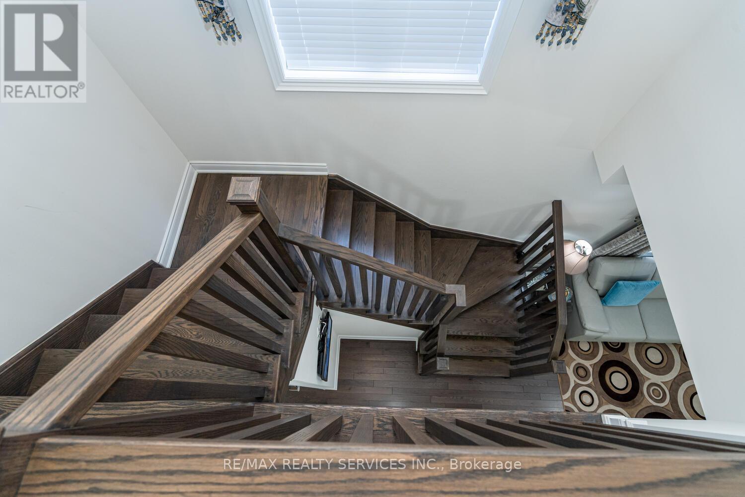 34 THORNVALLEY TERRACE, Caledon, Ontario, L7C4H9 — Photo 3