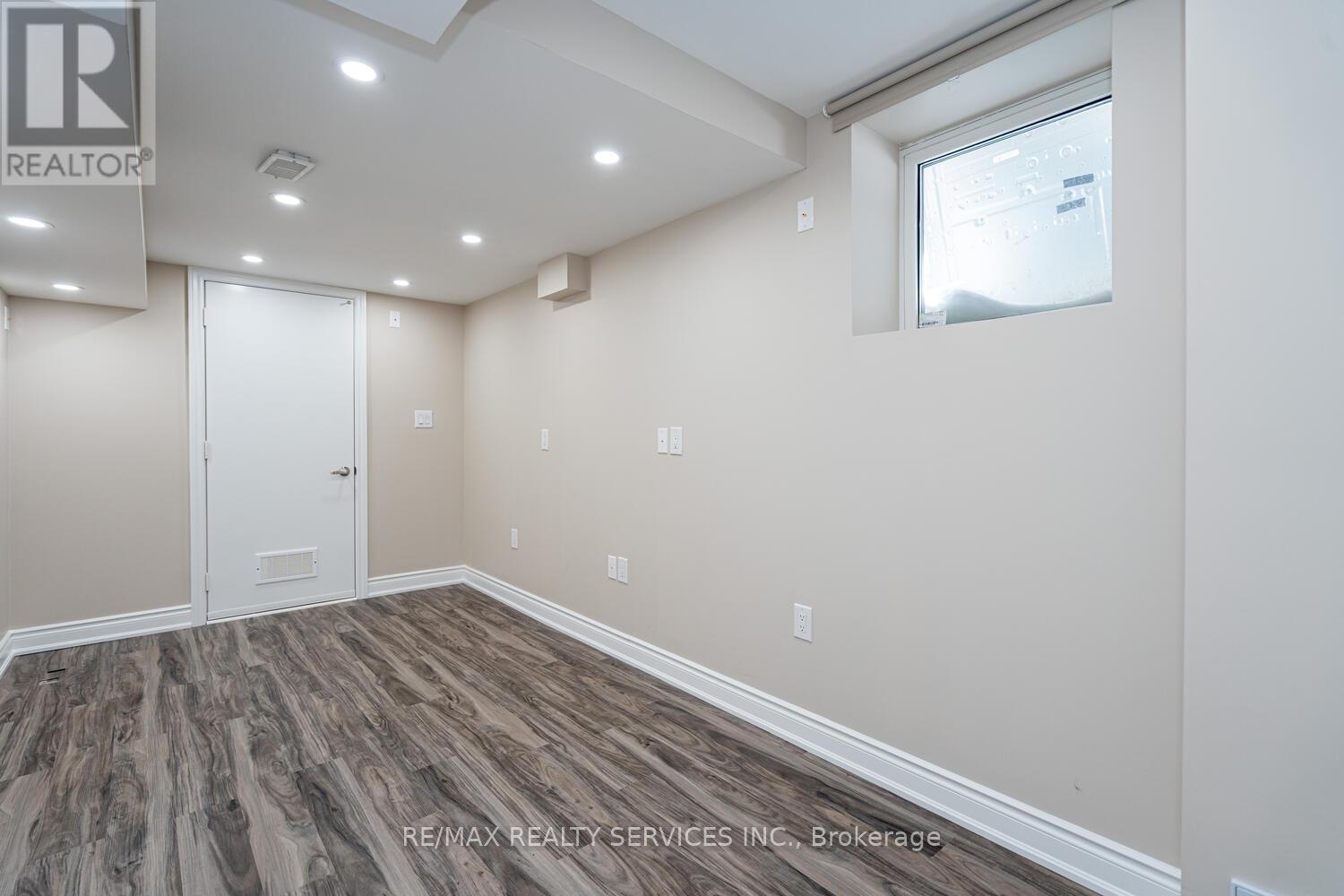 34 THORNVALLEY TERRACE, Caledon, Ontario, L7C4H9 — Photo 4