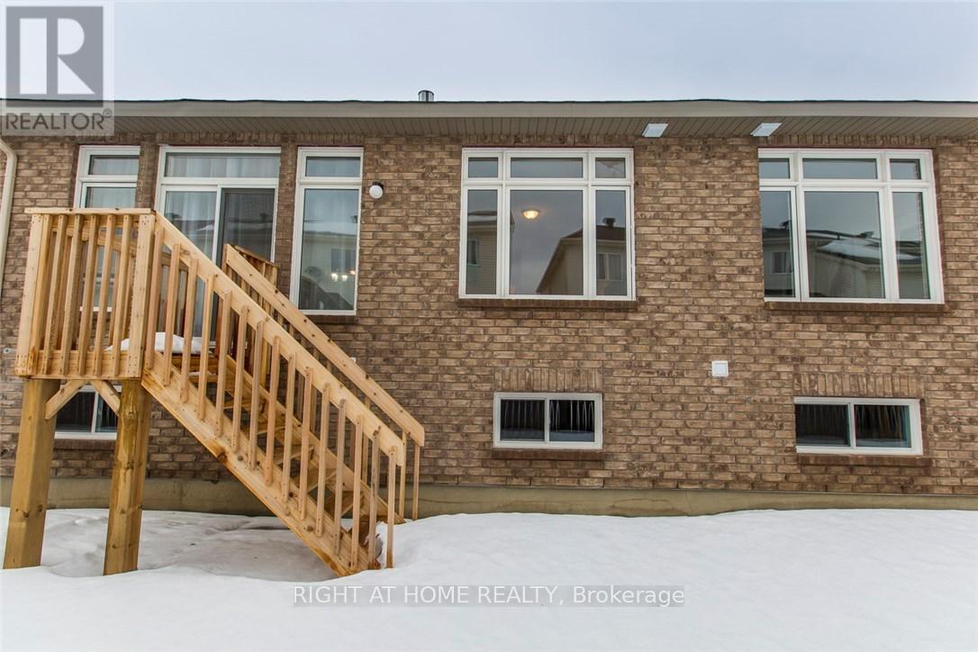 113 PASSAGEWAY WAY, Ottawa, Ontario, K2M1H6 — Photo 5