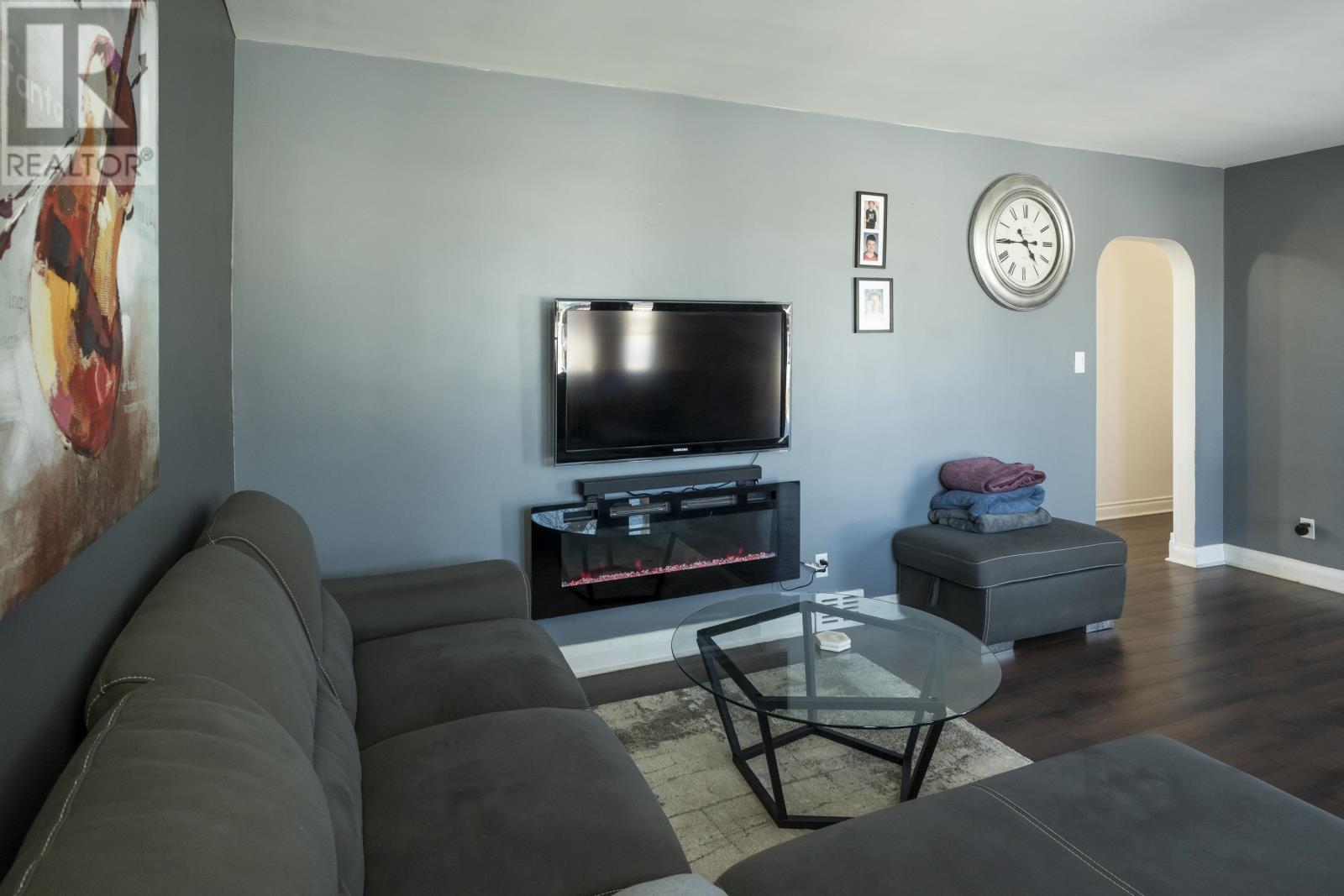 2146 Begin ST E, Thunder Bay, Ontario, P7E5L6 — Photo 3