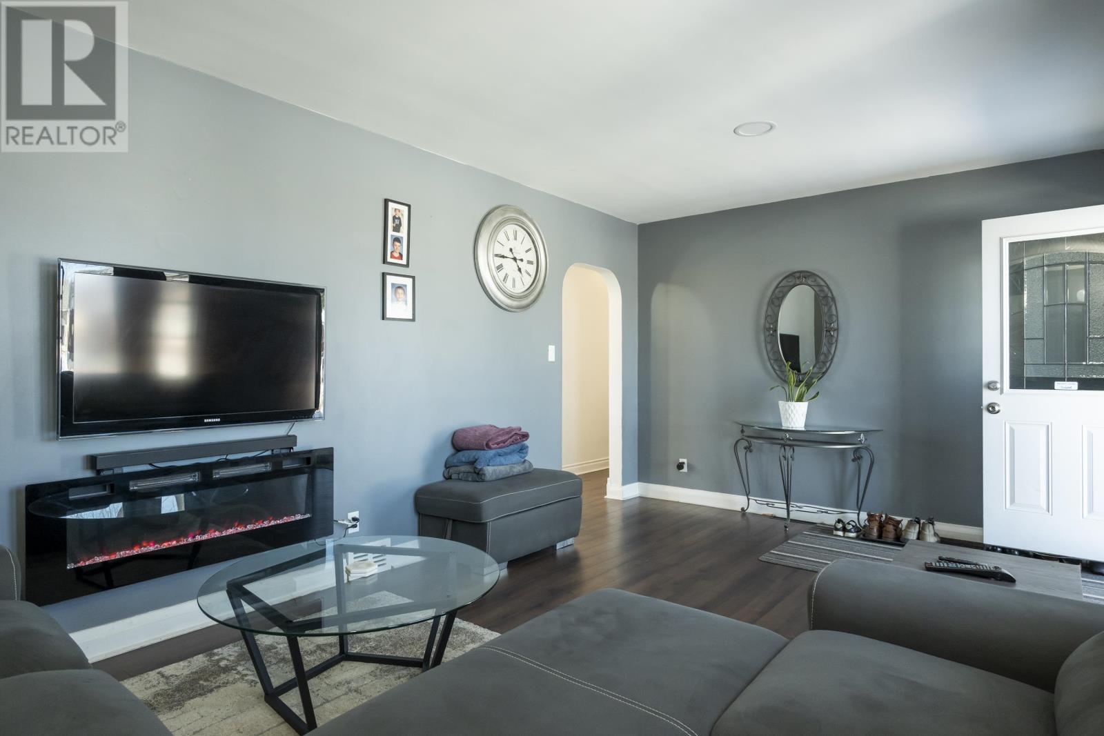 2146 Begin ST E, Thunder Bay, Ontario, P7E5L6 — Photo 4