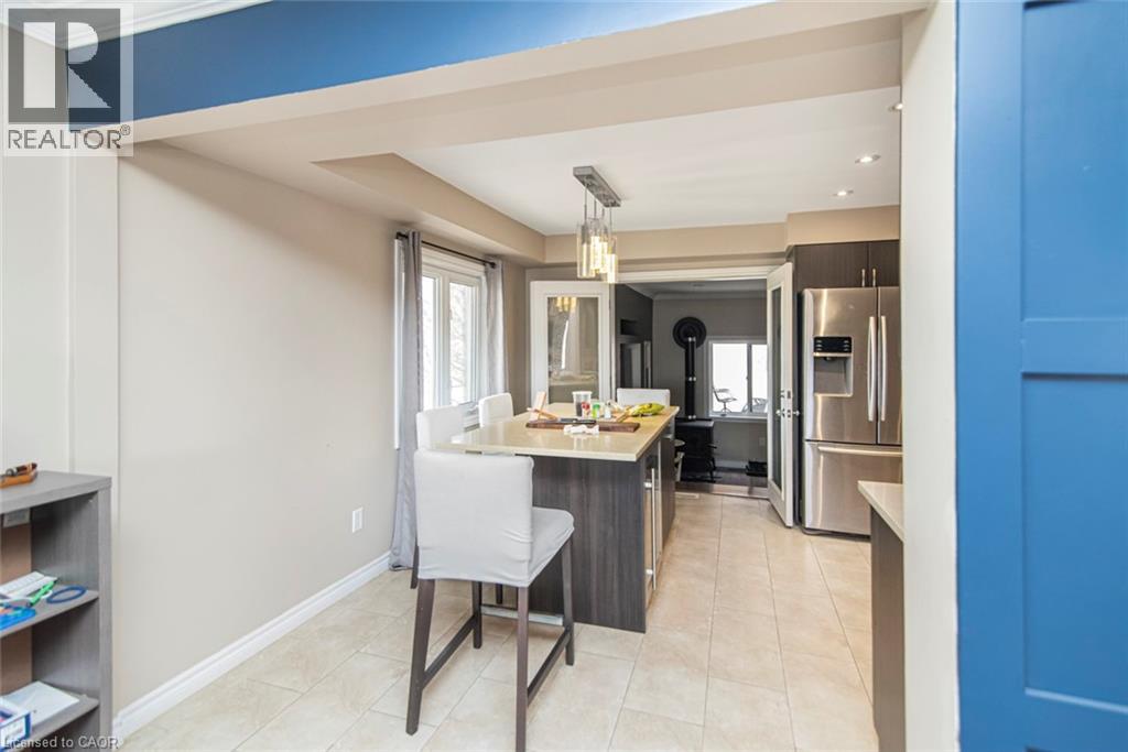 443 ELEVENTH Road E, Stoney Creek, Ontario, L8J3N4 — Photo 2