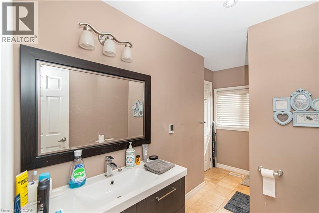 443 ELEVENTH Road E, Stoney Creek, Ontario, L8J3N4 — Photo 40