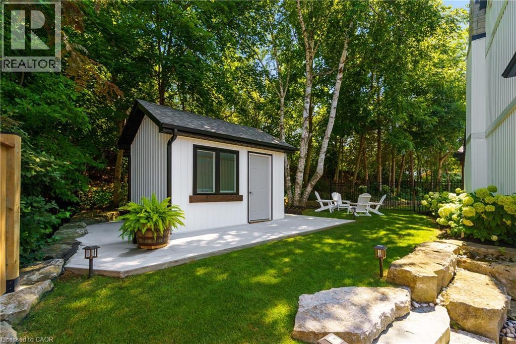 204 FALLING BROOK Drive, Ancaster, Ontario, L9G1E6 — Photo 12