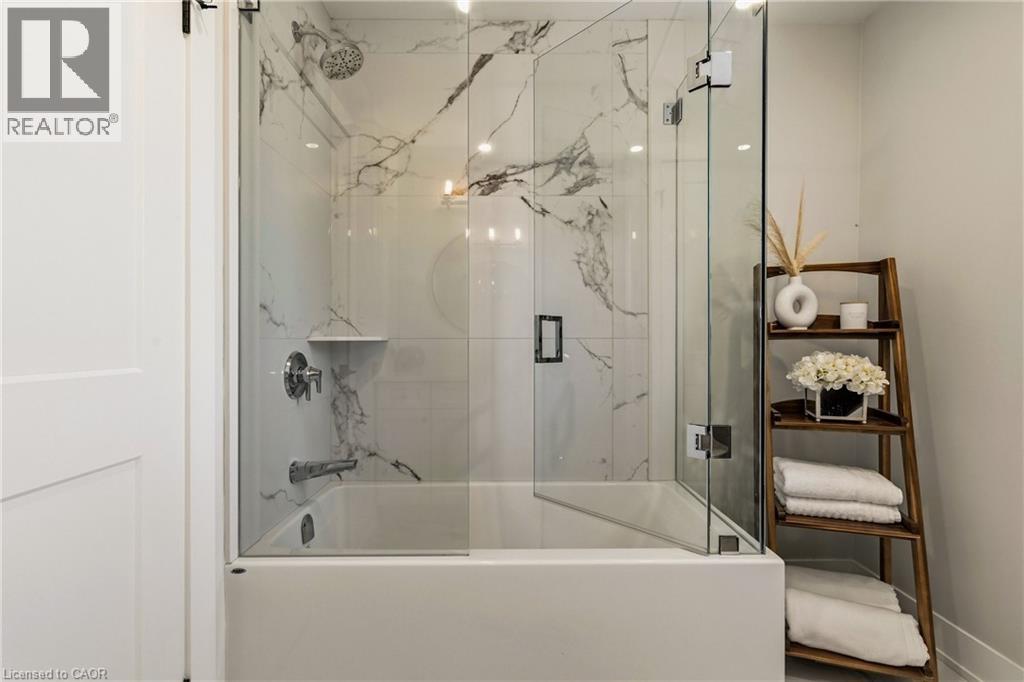 204 FALLING BROOK Drive, Ancaster, Ontario, L9G1E6 — Photo 14