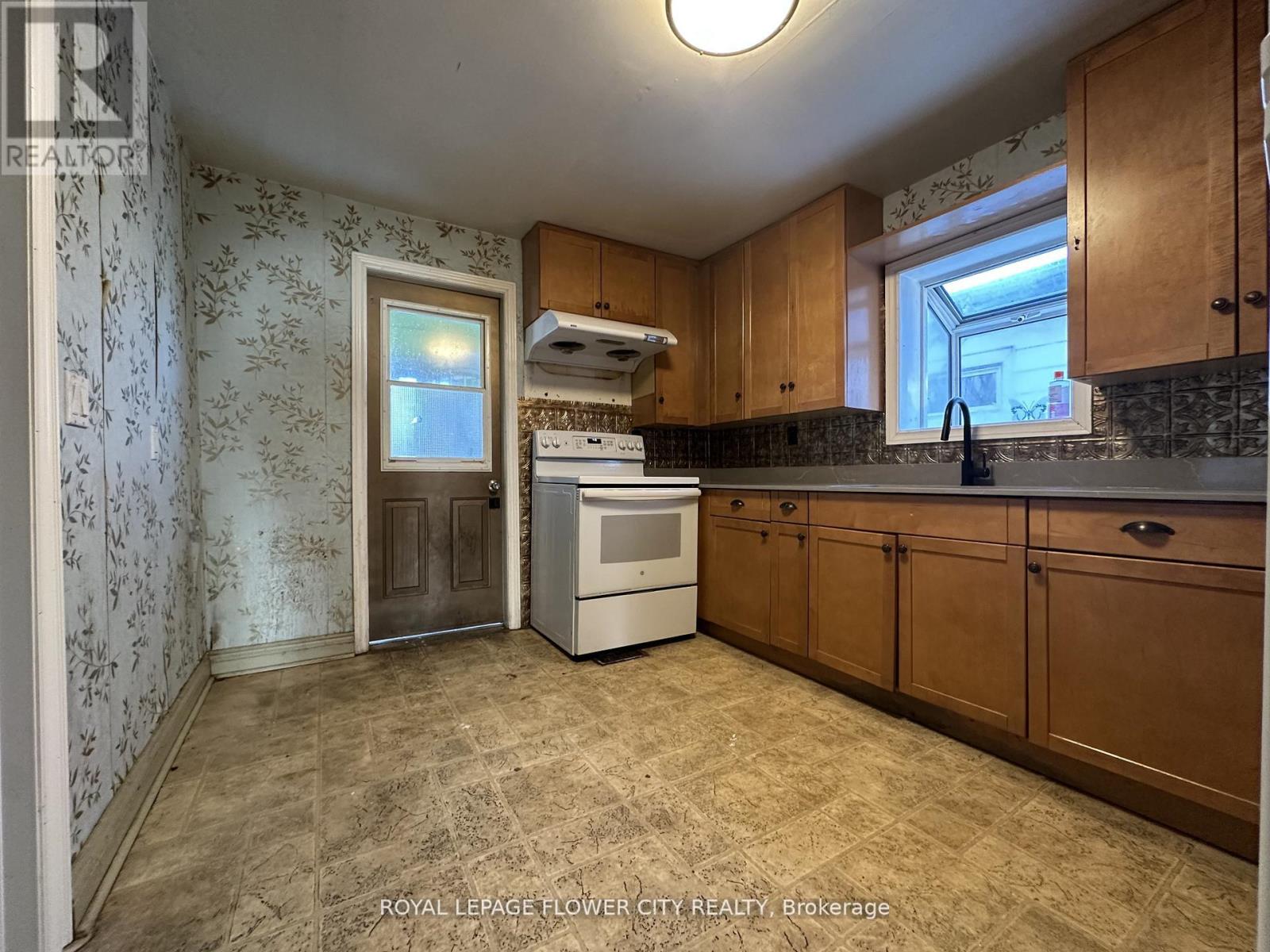 1248 MCEWAN AVENUE, Windsor, Ontario, N9B2G7 — Photo 10