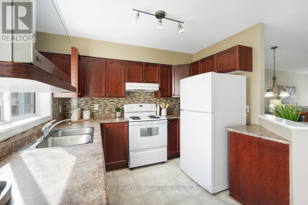 348 WIFFEN PRIVATE, Ottawa, Ontario, K2H1G4 — Photo 2