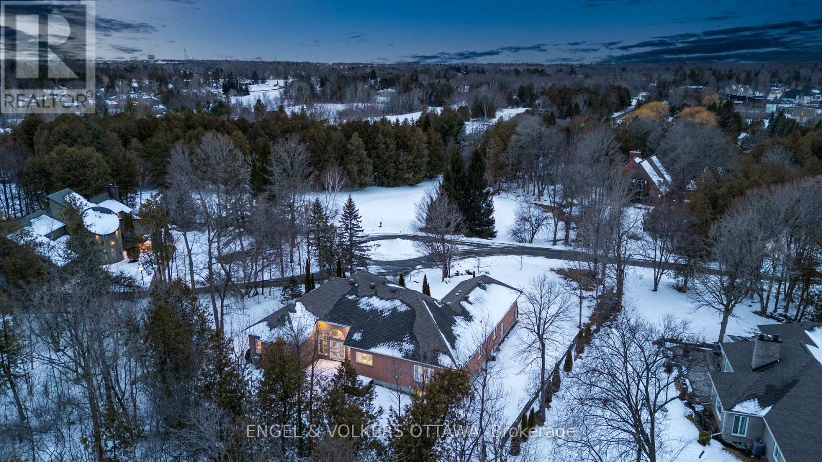 5 COUNTRYSIDE GREEN, Ottawa, Ontario, K2R1B5 — Photo 3