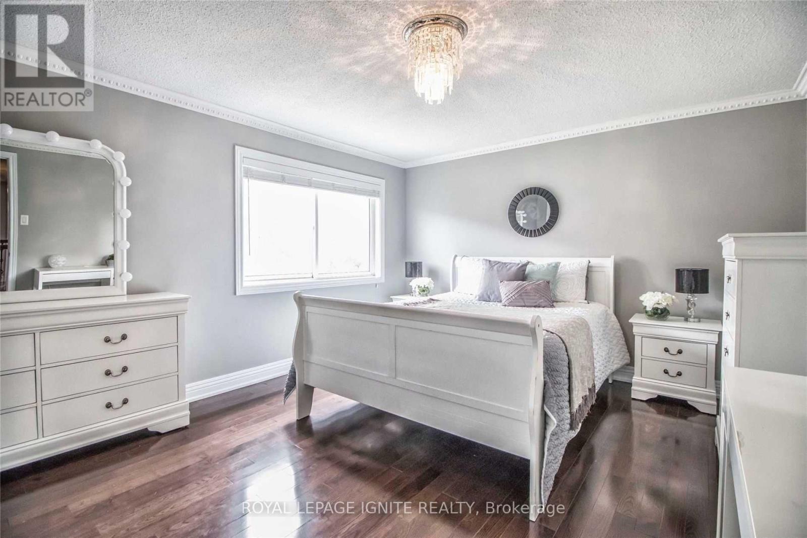 11 CARISBROOKE SQUARE, Toronto (Malvern), Ontario, M1B4M2 — Photo 2