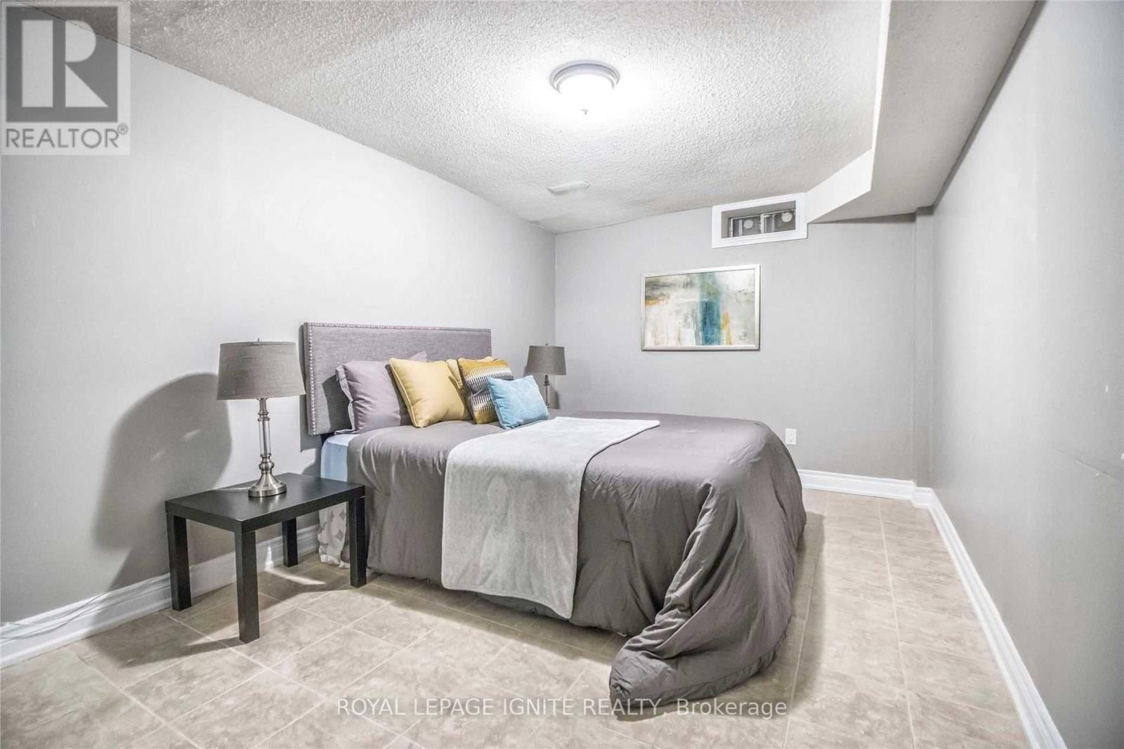 11 CARISBROOKE SQUARE, Toronto (Malvern), Ontario, M1B4M2 — Photo 24