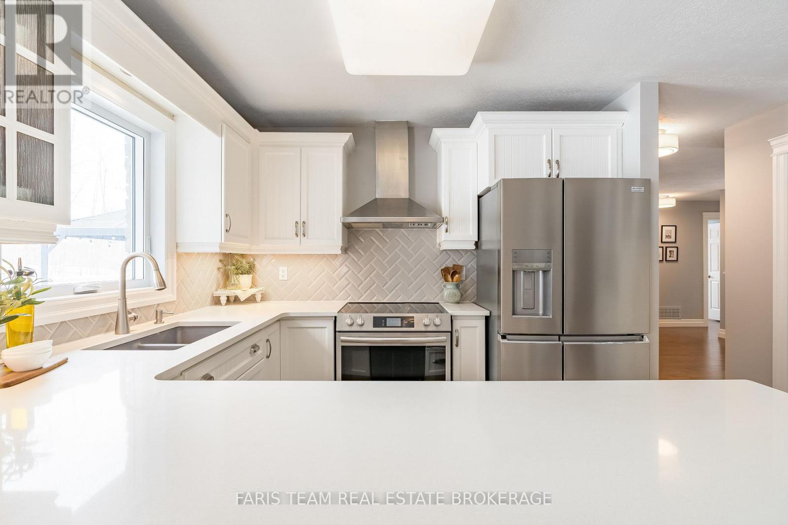 1 PINEVIEW DRIVE, Oro-Medonte, Ontario, L0L2L0 — Photo 33